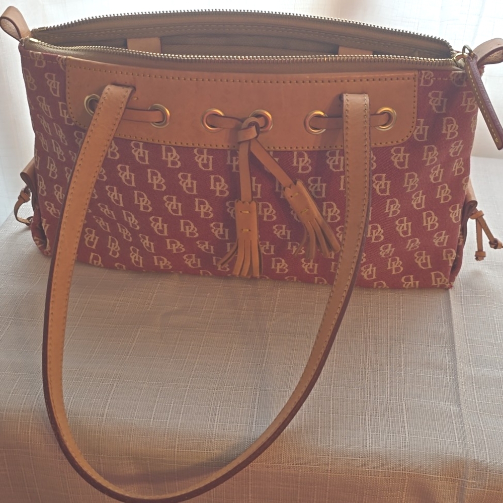 Dooney&Bourke tassel zip top purse red